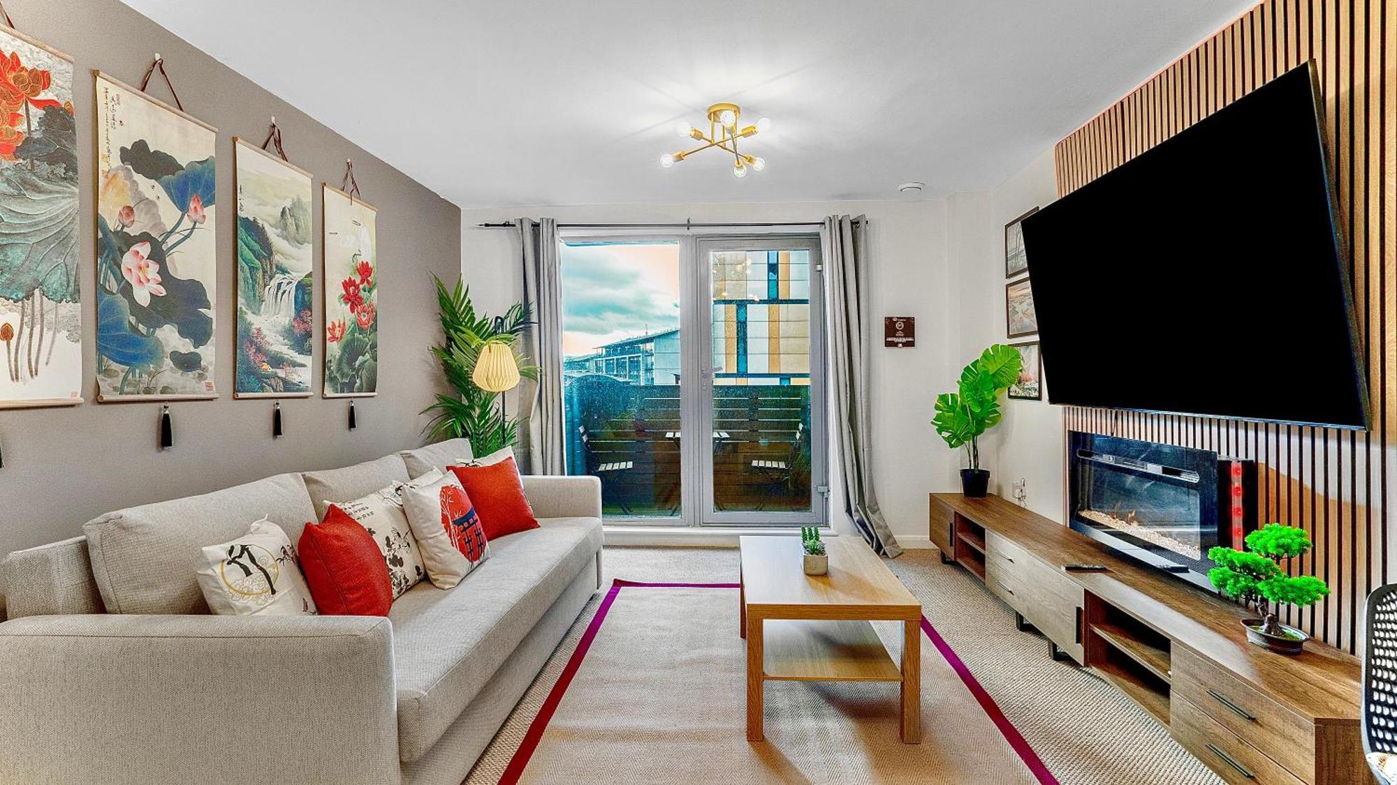 Japanese Lantern With Free Park, Netfix, 75 Inch Tv, Games - Centre Birmingham